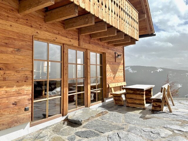 Terrasse von Almchalet am Stubeck bei Gmünd in Kärnten