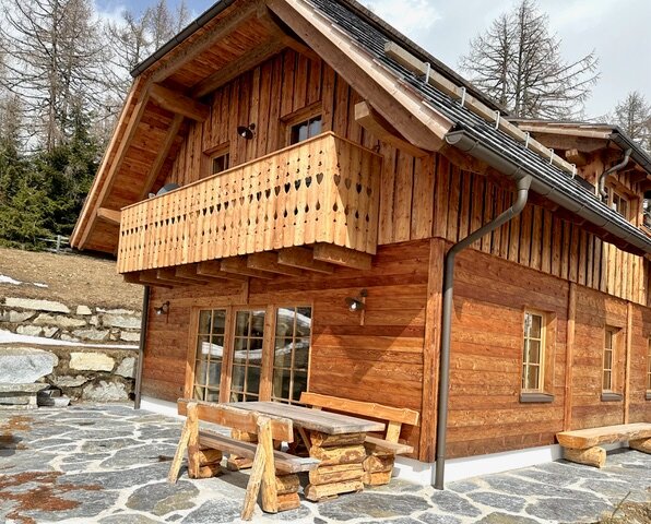Neu gebaute Almhütte am Stubeck