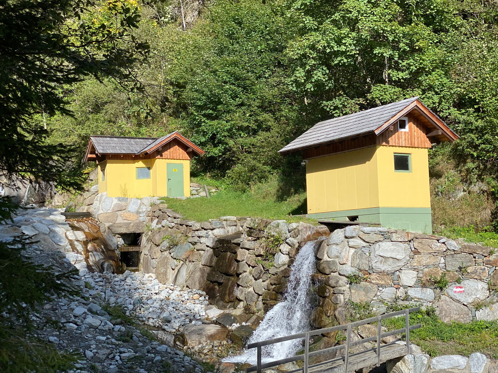 Bachfassung Kraftwerk Mühldorfer Seebach