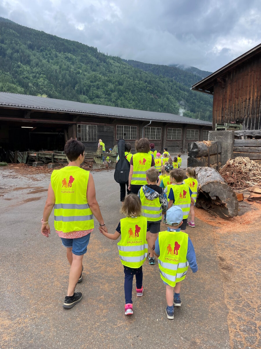 örtlichen Kindergarten zu Besuch